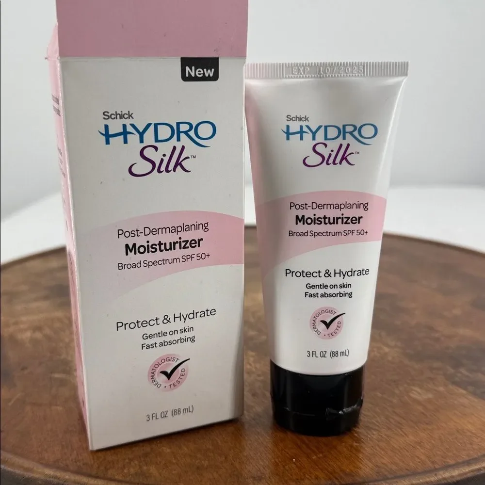 Schick Hydro Silk Moisturizer Post Dermaplaing SPF 50+ 3 fl oz Tube Exp 10/25